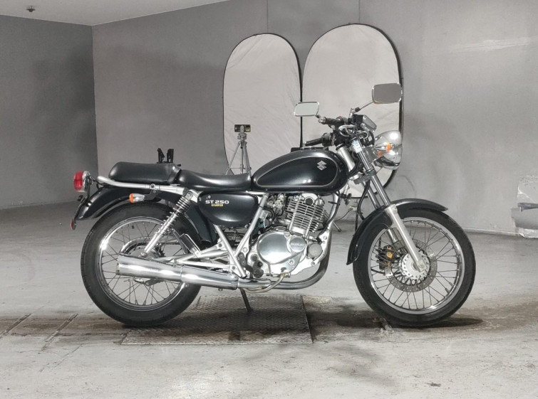 Мотоцикл Suzuki ST250E з пробігом 35142 km