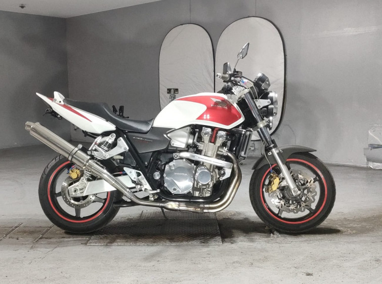 Мотоцикл Honda CB1300SF з пробігом 30890 km
