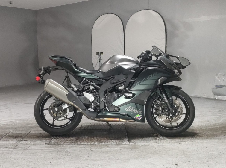 Мотоцикл Kawasaki NINJA ZX-4R SE з пробігом 2835 km