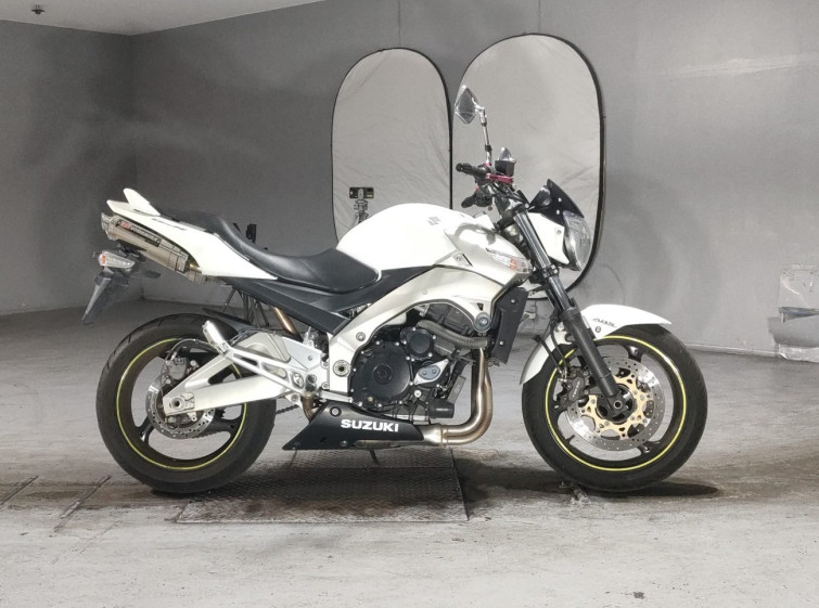 Мотоцикл Suzuki GSR400 с пробегом 34037 km