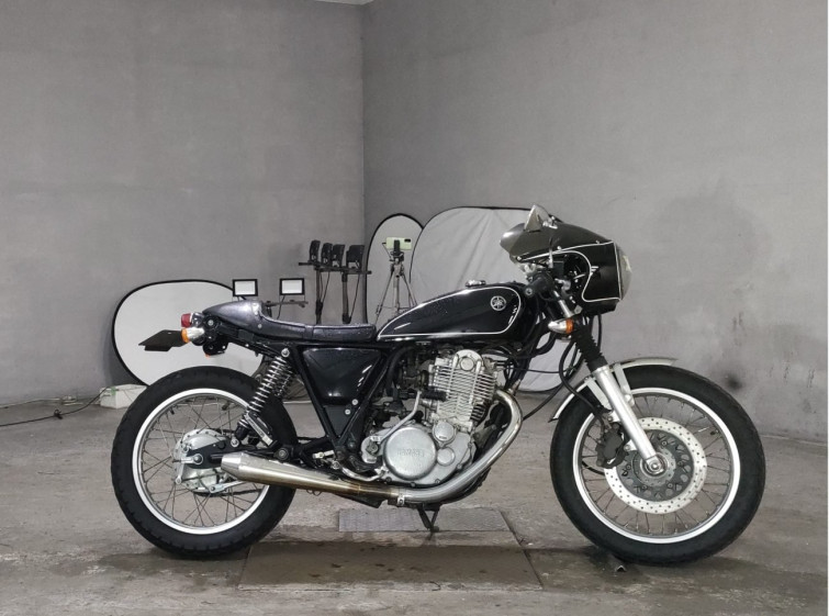 Мотоцикл Yamaha SR400 с пробегом 4275 km