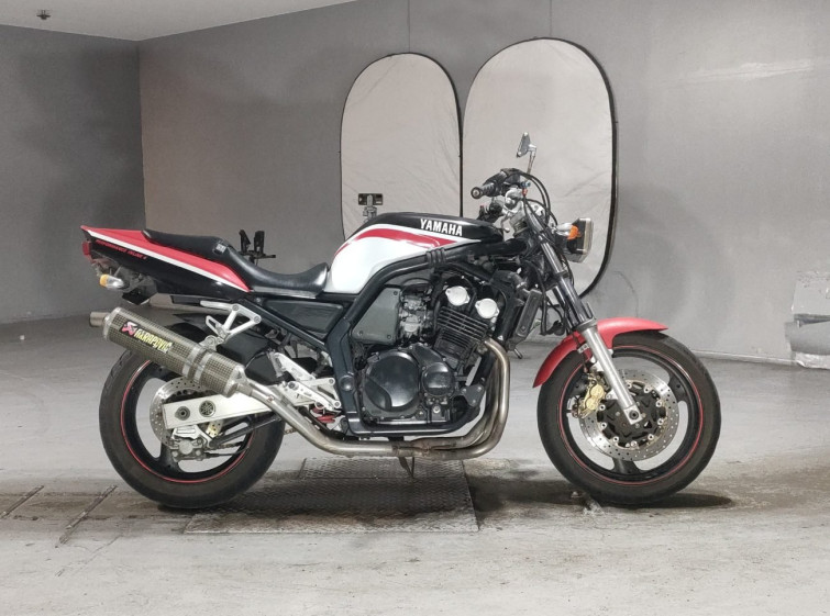 Мотоцикл Yamaha FZ400