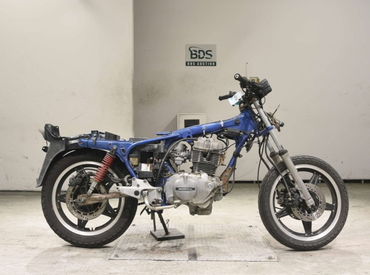 Мотоцикл Honda CB250 SUPERHAWK с пробегом 17311 km