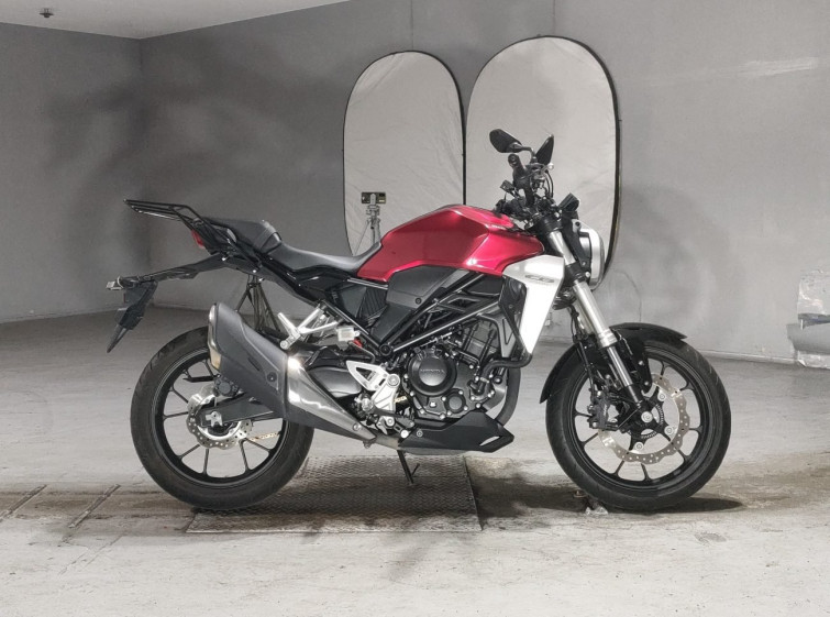 Мотоцикл Honda CB250R з пробігом 5496 km