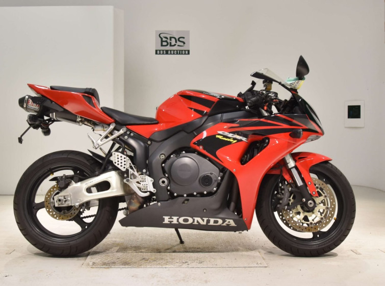 Мотоцикл Honda CBR1000RR с пробегом 19165 km
