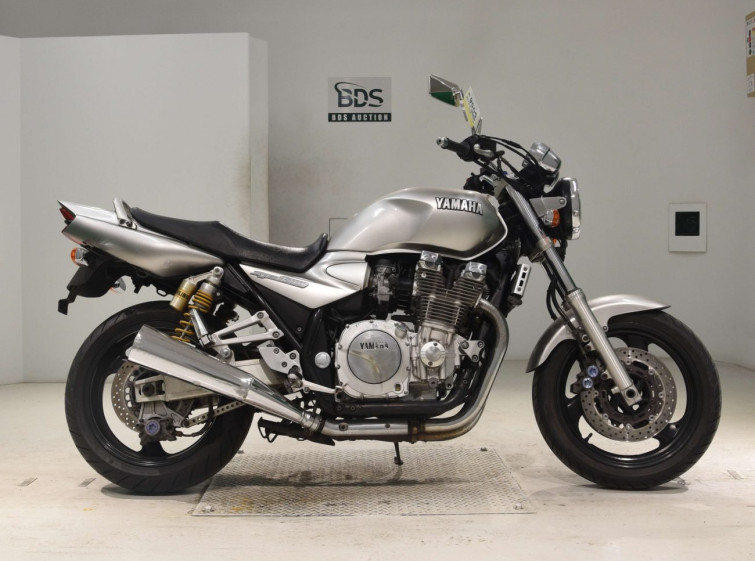 Мотоцикл Yamaha XJR1300
