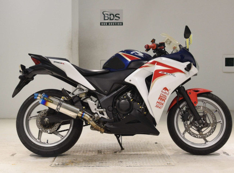 Мотоцикл Honda CBR250R з пробігом 17959 km
