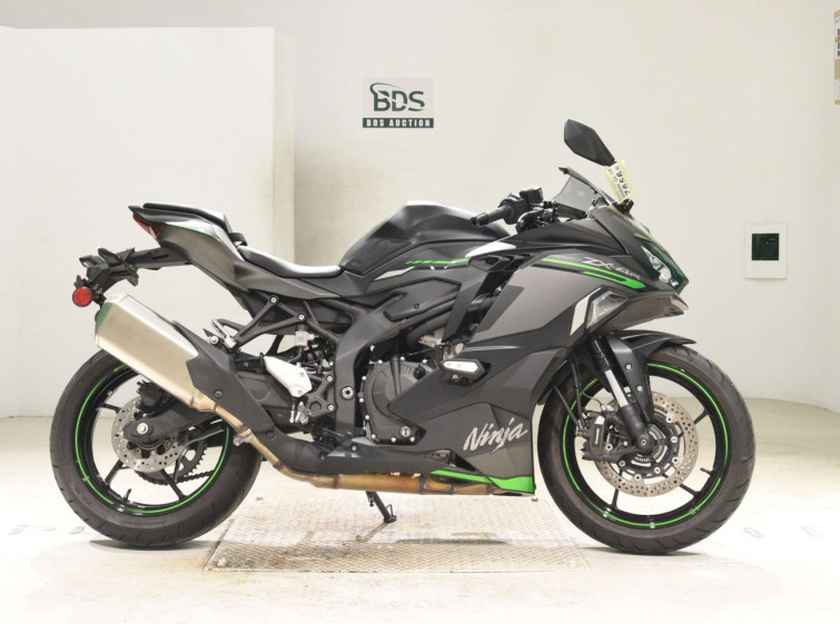Мотоцикл Kawasaki ZX-4R SE з пробігом 12707 km