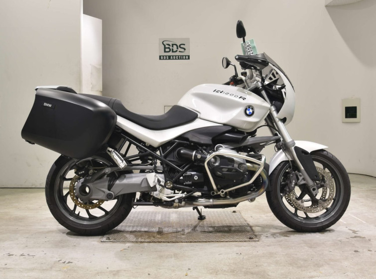 Мотоцикл BMW R1200R с пробегом 26231 km