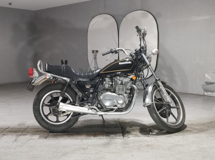 Мотоцикл Kawasaki Z400LTD з пробігом 23490 km