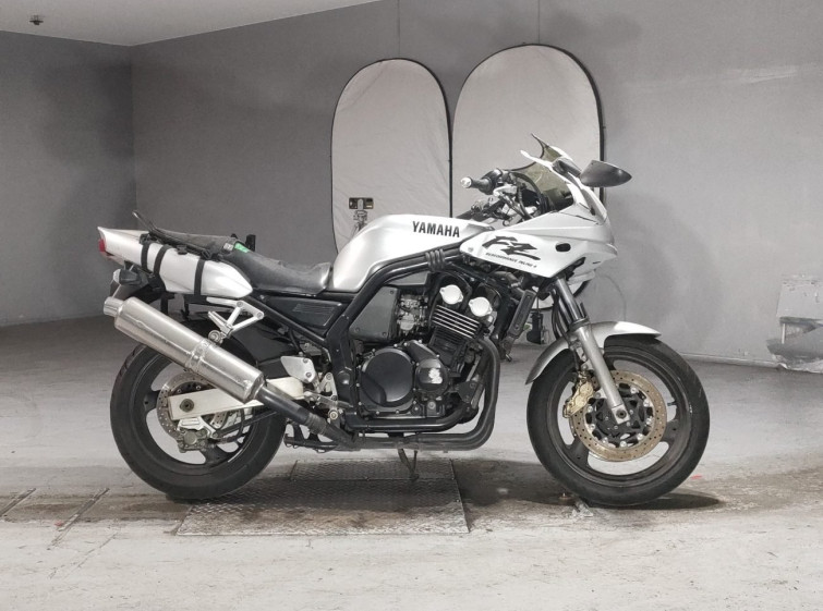 Мотоцикл Yamaha FZ400