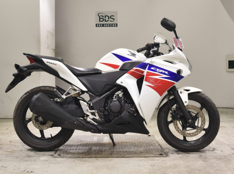 Мотоцикл Honda CBR250R