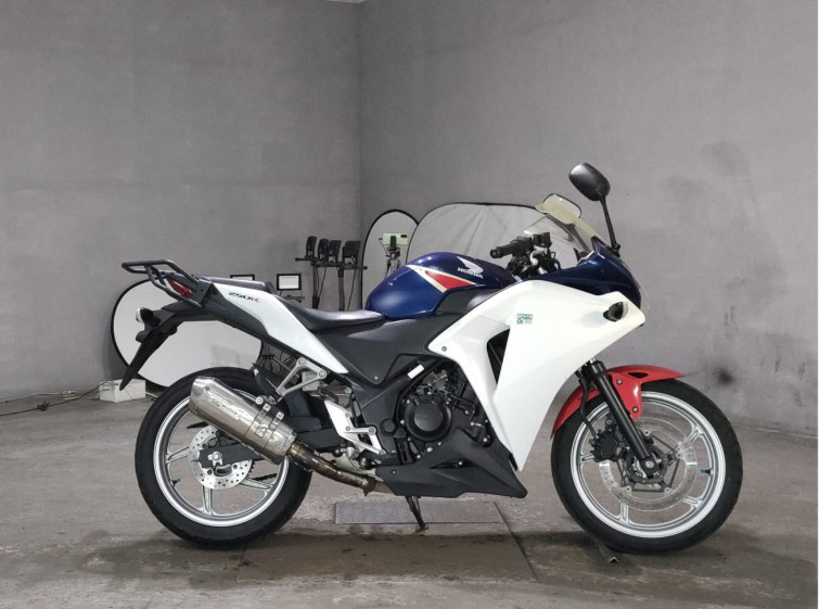 Мотоцикл Honda CBR250R з пробігом 19182 km