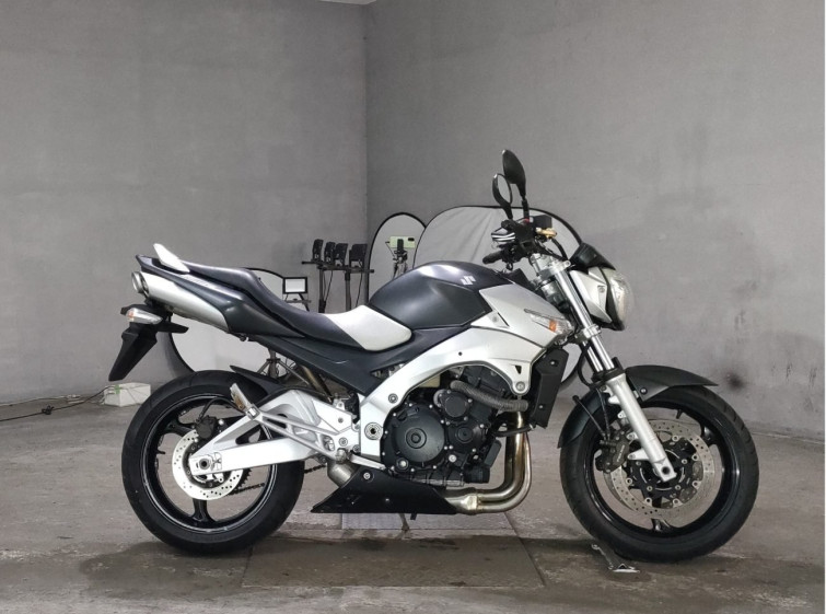 Мотоцикл Suzuki GSR400 с пробегом 9244 km