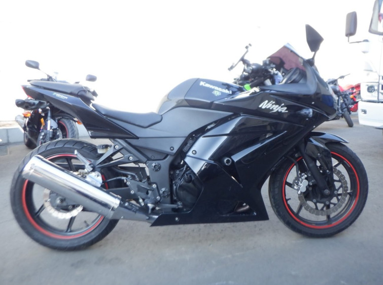 Мотоцикл Kawasaki NINJA250R з пробігом 11580 km