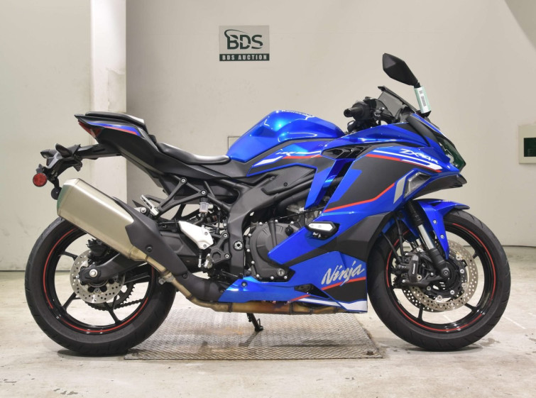 Мотоцикл Kawasaki ZX-4R SE з пробігом 9864 km