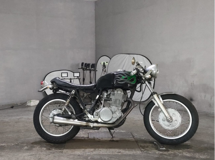 Мотоцикл Yamaha SR400