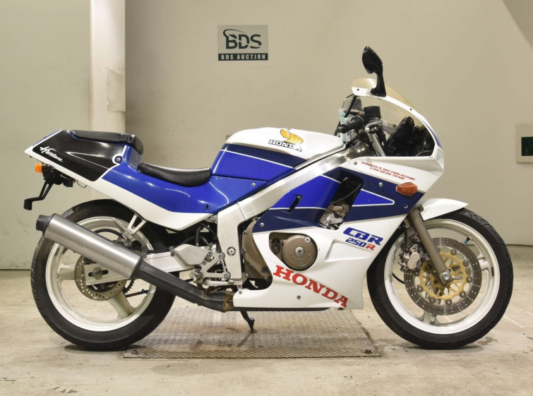 Мотоцикл Honda CBR250R з пробігом 26397 km