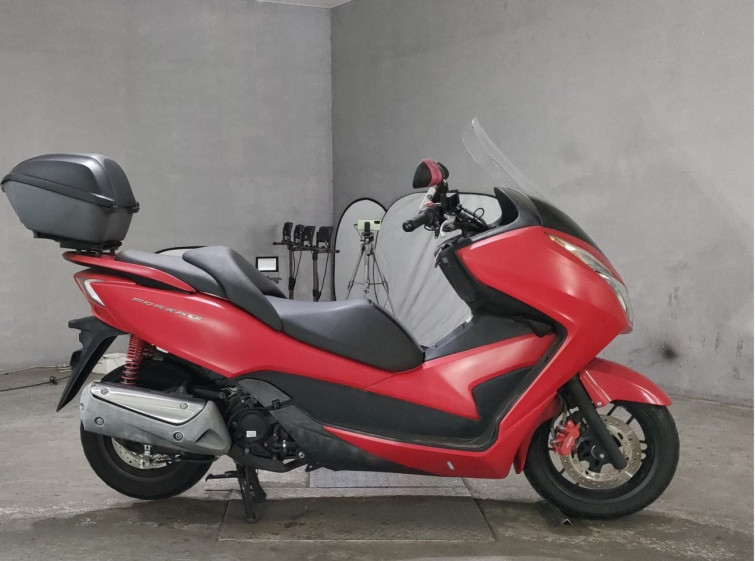 Мотоцикл Honda FORZA SI з пробігом 5111 km