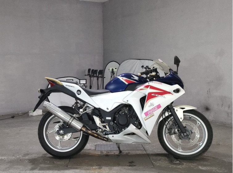 Мотоцикл Honda CBR250R з пробігом 33111 km