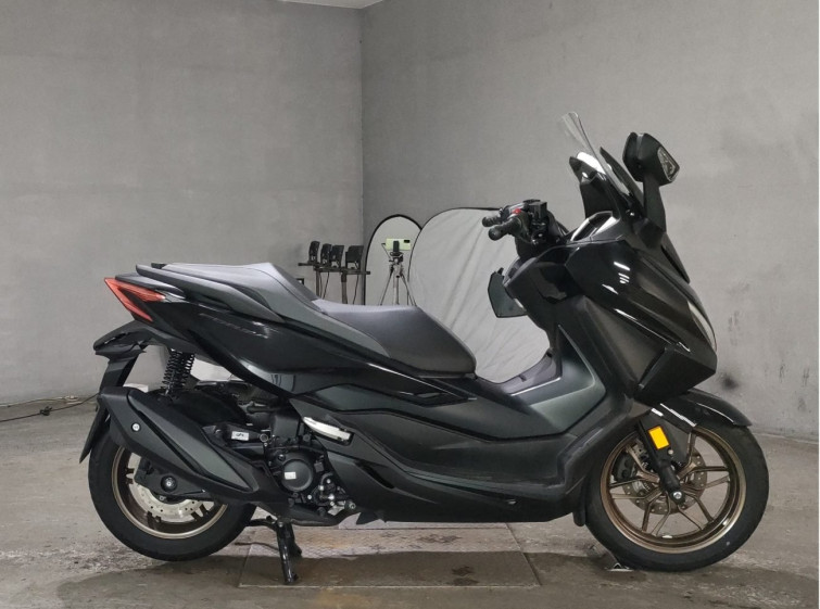 Мотоцикл Honda FORZA с пробегом 9084 km