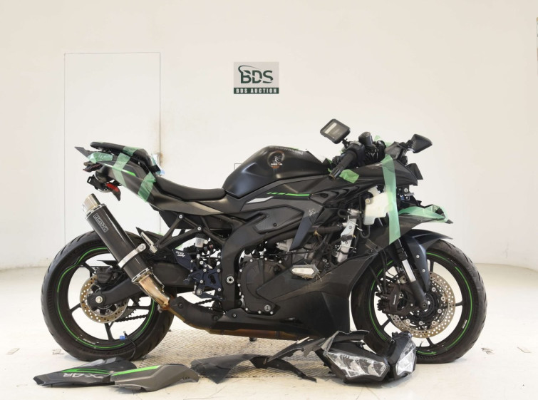 Мотоцикл Kawasaki ZX-4R с пробегом 21916 km
