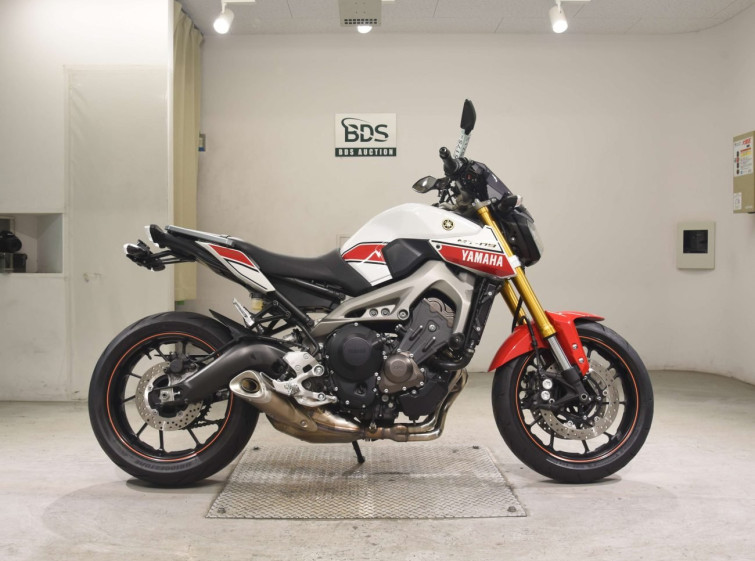Мотоцикл Yamaha MT-09 с пробегом 9062 km