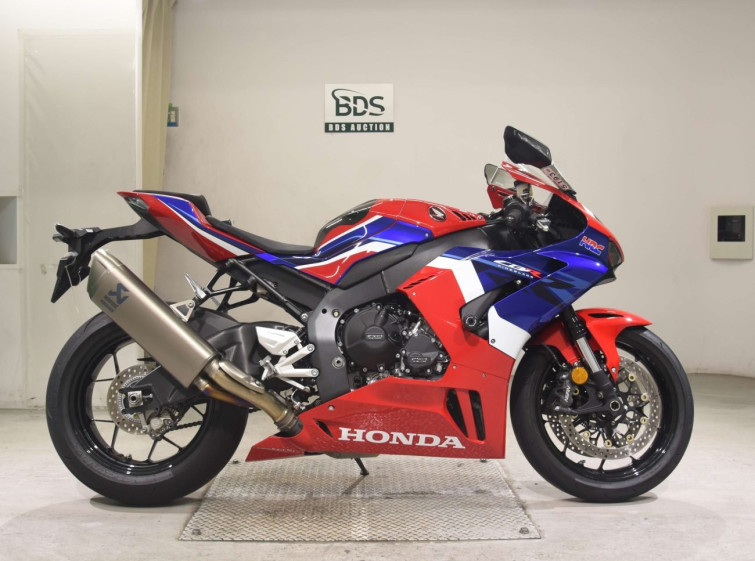 Мотоцикл Honda CBR1000RR с пробегом 14944 km