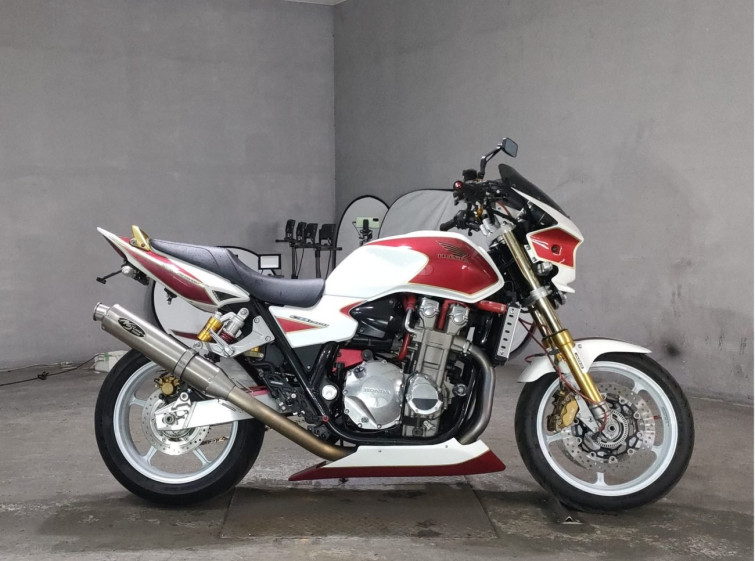 Мотоцикл Honda CB1300SF з пробігом 27352 km