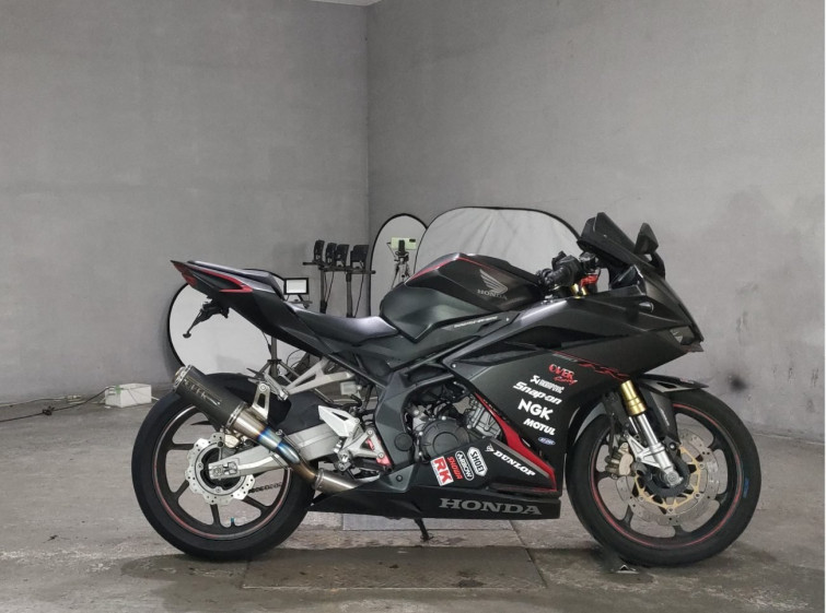 Мотоцикл Honda CBR250RR с пробегом 43076 km
