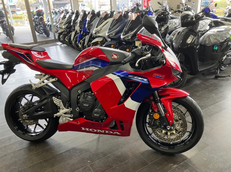 Мотоцикл Honda CBR600RR з пробігом 5353 km
