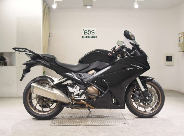 Мотоцикл Honda VFR800F с пробегом 8678 km