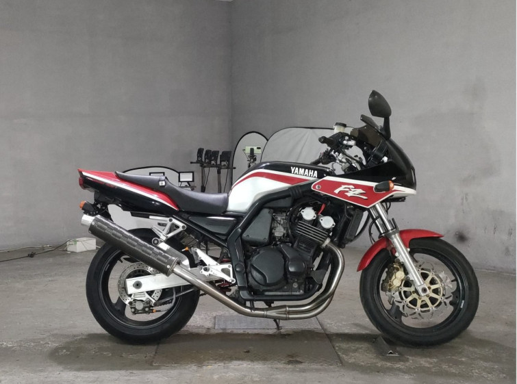 Мотоцикл Yamaha FZ400 с пробегом 26956 km