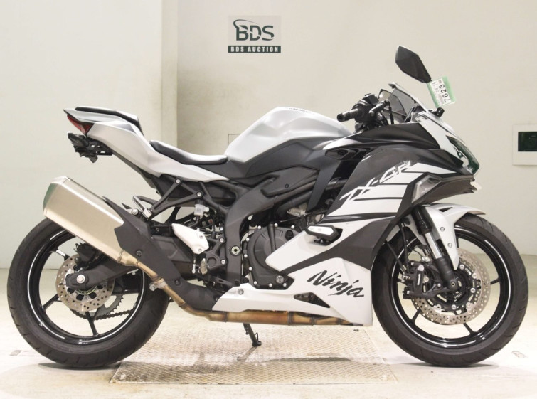 Мотоцикл Kawasaki ZX-4R SE з пробігом 1430 km