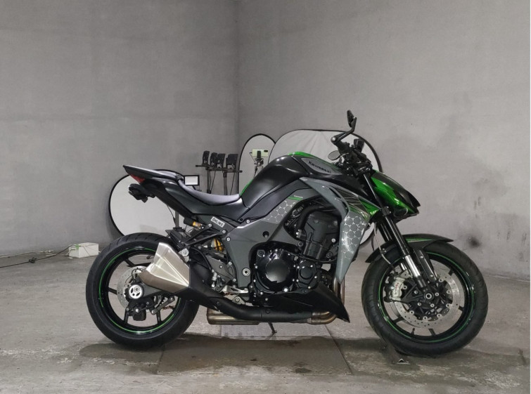 Мотоцикл Kawasaki Z1000 з пробігом 18071 km