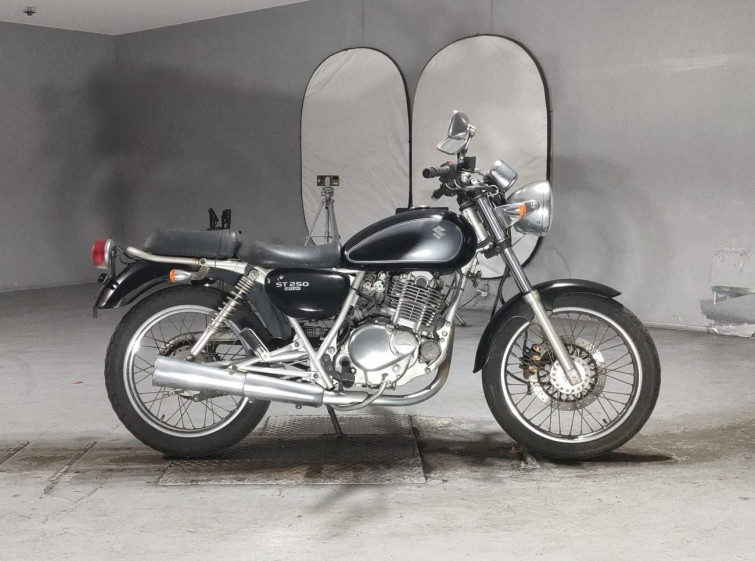 Мотоцикл Suzuki ST250E з пробігом 46280 km