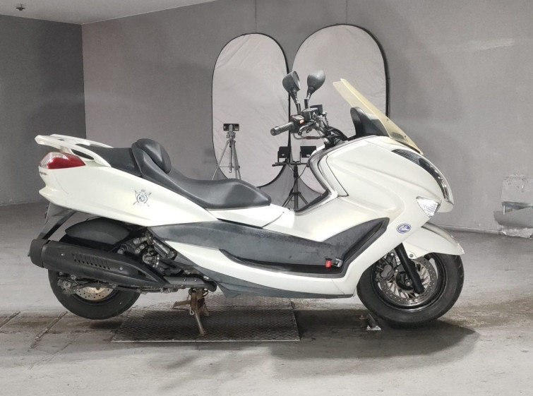 Мотоцикл Yamaha MAJESTY 250 с пробегом 28675 km