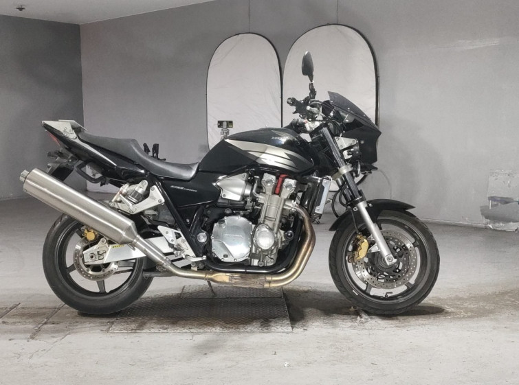 Мотоцикл Honda CB1300SF з пробігом 106950 km