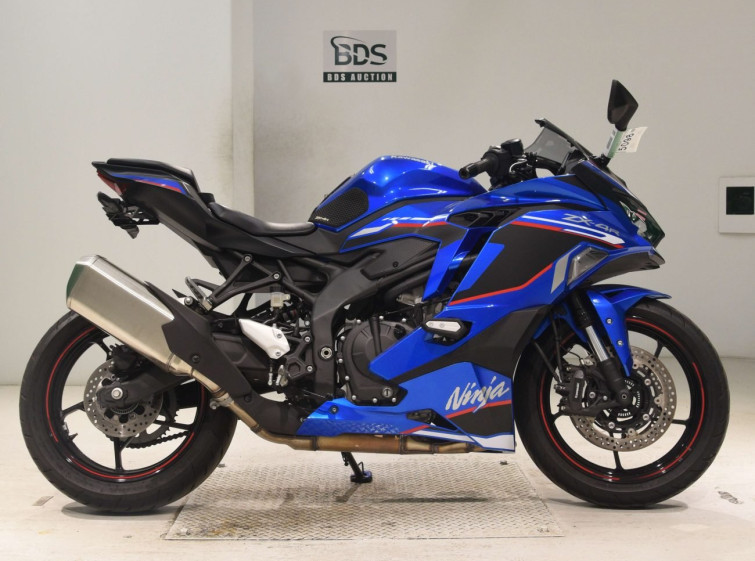 Мотоцикл Kawasaki ZX-4R SE з пробігом 5736 km