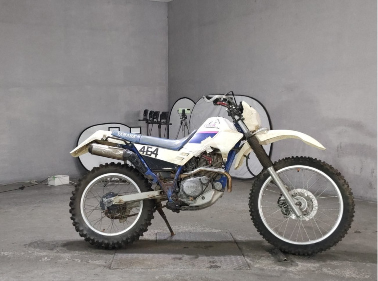 Мотоцикл Yamaha SEROW XT225