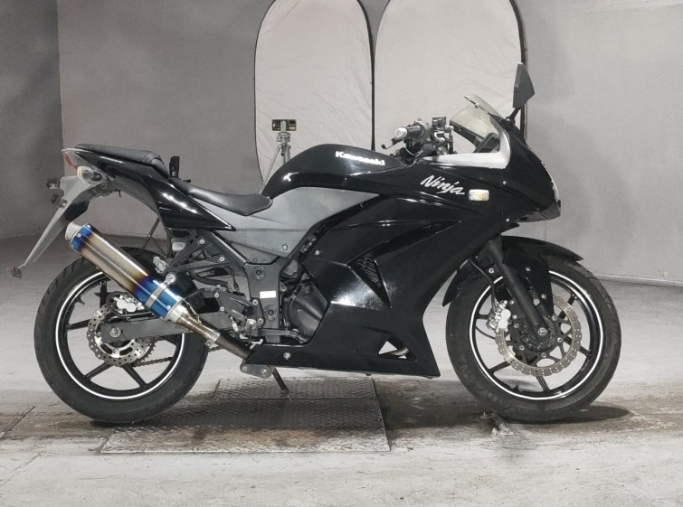 Мотоцикл Kawasaki NINJA250R з пробігом 50652 km