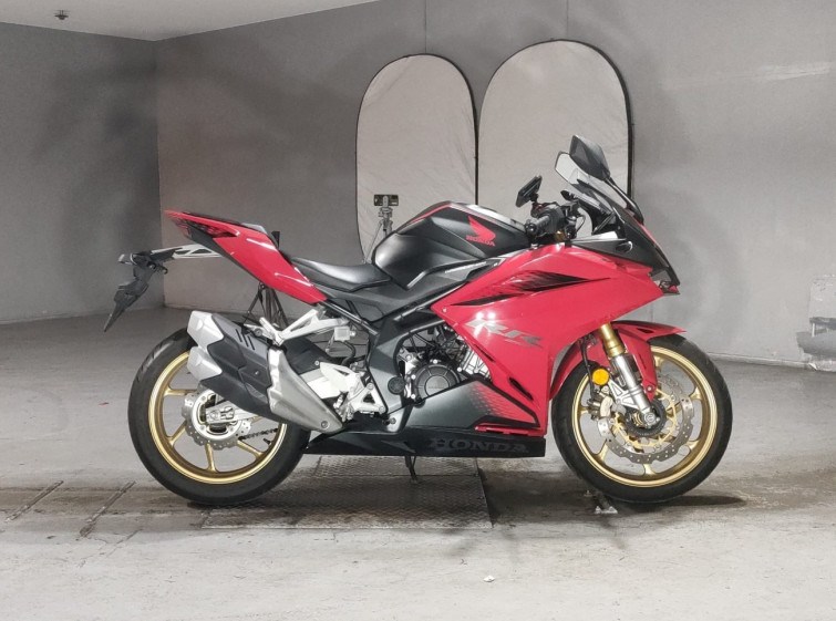 Мотоцикл Honda CBR250RR з пробігом 10957 km