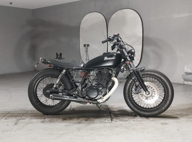 Мотоцикл Yamaha SR400 с пробегом 5917 km