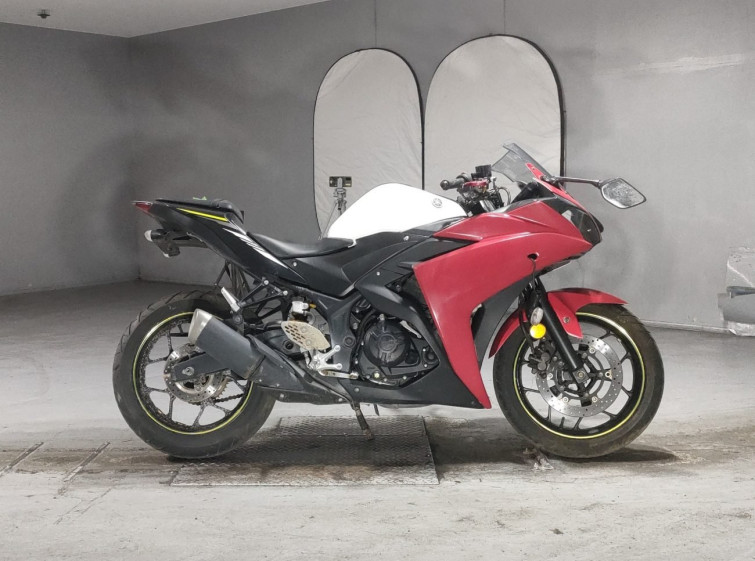 Мотоцикл Yamaha YZF-R25 с пробегом 4068 km