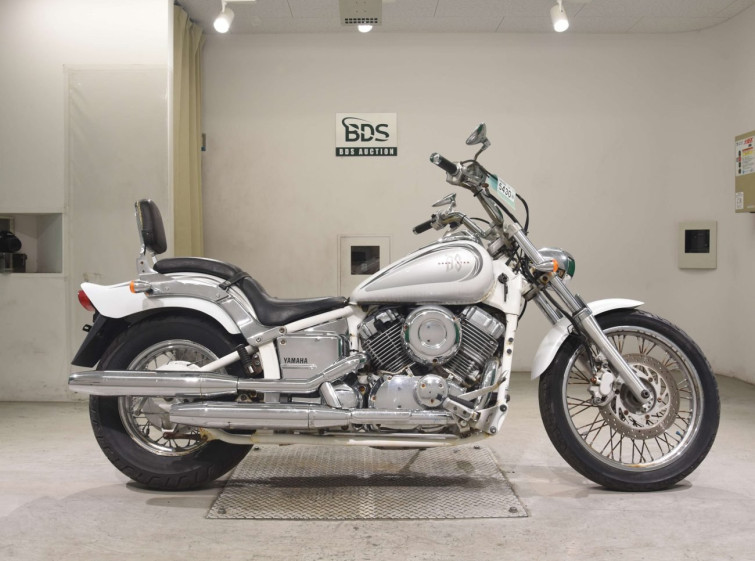 Мотоцикл Yamaha DRAGSTAR XVS400
