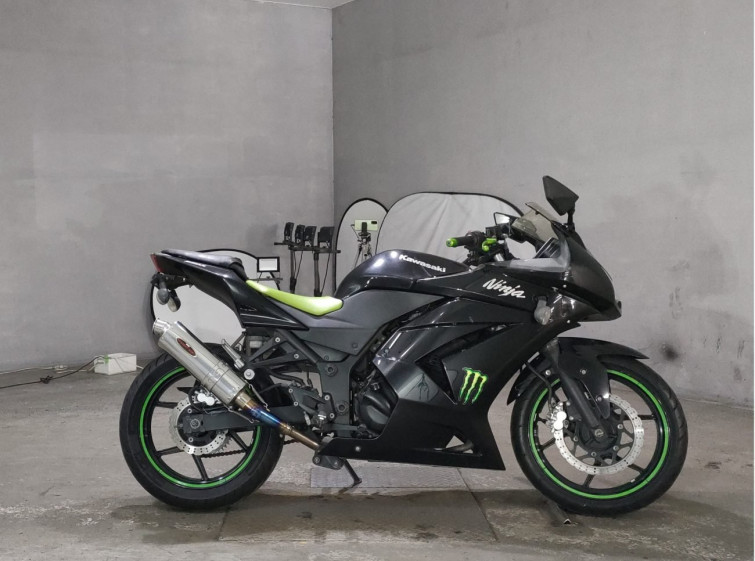 Мотоцикл Kawasaki NINJA250R з пробігом 5231 km