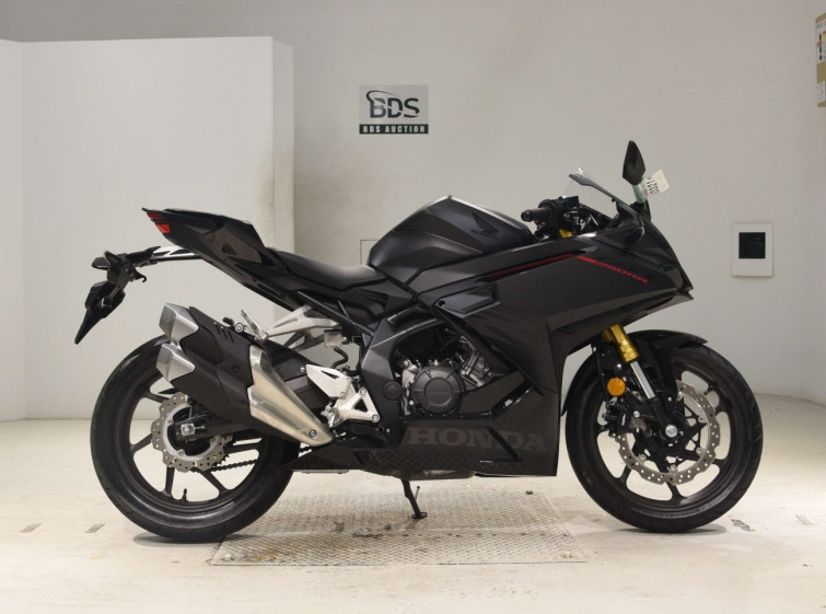 Мотоцикл Honda CBR250RR з пробігом 1911 km
