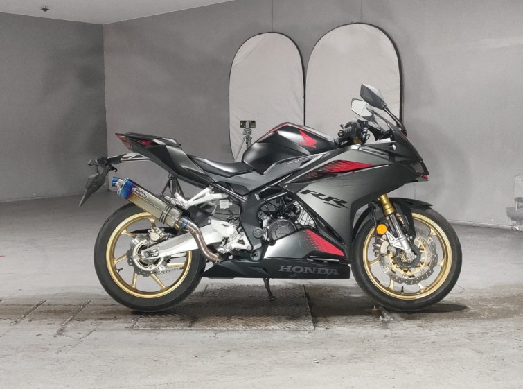 Мотоцикл Honda CBR250RR з пробігом 27341 km