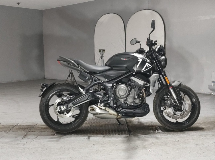 Мотоцикл Triumph TRIDENT660 з пробігом 5315 km