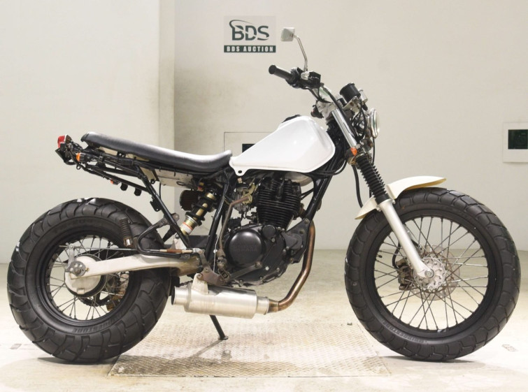 Мотоцикл Yamaha TW200E с пробегом 9665 km